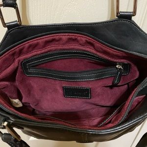 Black shoulder purse, in perfect condition